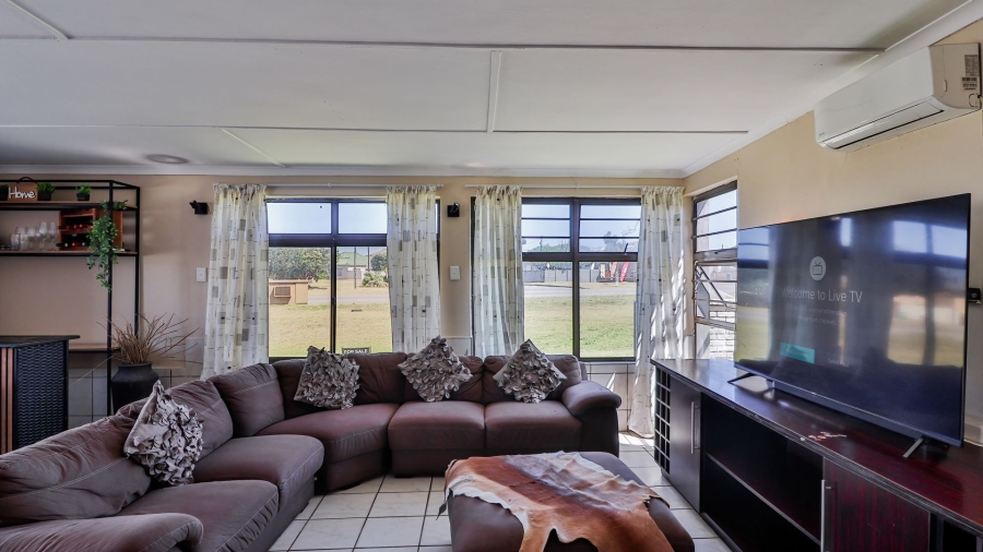 3 Bedroom Property for Sale in Kidds Beach Eastern Cape